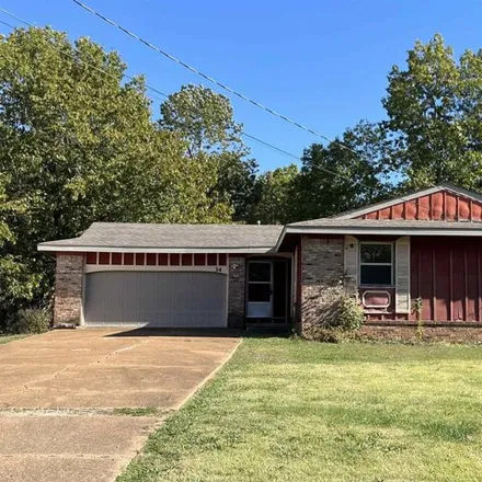 Buy this 3 bed house on Iroquois Drive in Cherokee Village, AR 72529
