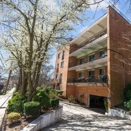 Image 3 - 30 Barstow Road, Village of Great Neck Plaza, NY 11021, USA - Apartment for sale