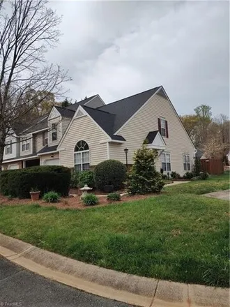 Image 3 - 87 Pickwick Place, Beechcroft, Greensboro, NC 27407, USA - Townhouse for sale