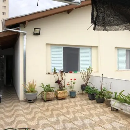 Buy this 4 bed house on Rua Dona Eugênia in Vila Independência, Piracicaba - SP