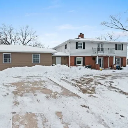 Image 1 - 2848 South Broadway, Ashwaubenon, WI 54304, USA - House for sale