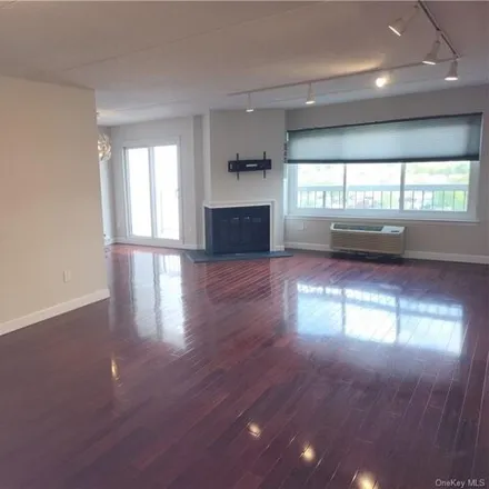 Image 3 - 485 High Point Drive, Greenburgh, NY 10530, USA - Condo for rent