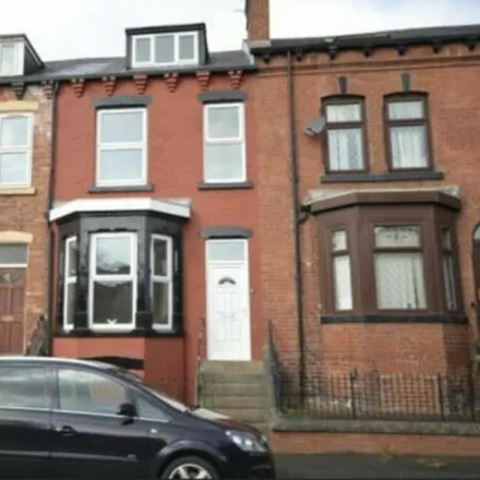 Rent this 5 bed townhouse on Gipton Street in Leeds, LS8 5EZ