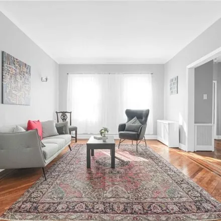Image 3 - 66-13 Booth Street, New York, NY 11374, USA - Townhouse for sale
