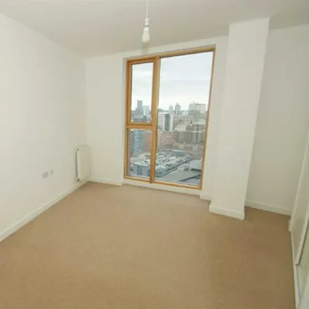 Image 6 - CDS UK, Canal Wharf, Leeds, LS11 5PS, United Kingdom - Room for rent