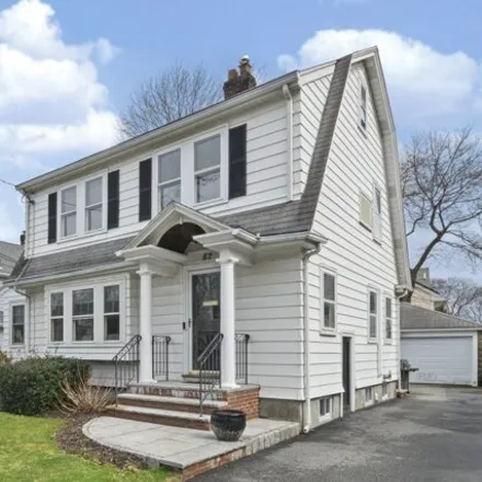 Image 2 - 82 Mount Vernon Street, Arlington Heights, Arlington, MA 02476, USA - House for sale