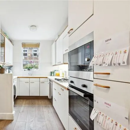 Image 4 - Greens Court, Holland Park Avenue, London, W11 3RB, United Kingdom - Townhouse for sale