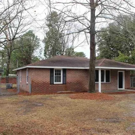 Buy this 3 bed house on 949 North 10th Avenue in Dillon, SC 29536