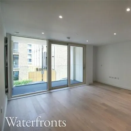 Rent this 1 bed room on Carrick House in Cable Street, London