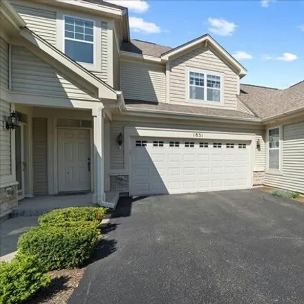 Buy this 3 bed condo on 1899 Havenshire Lane in Aurora, IL 60502