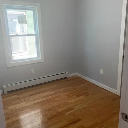 Rent this 2 bed apartment on Kingdom Hall of Jehovahs Witnesses in South 8th Street, Newark