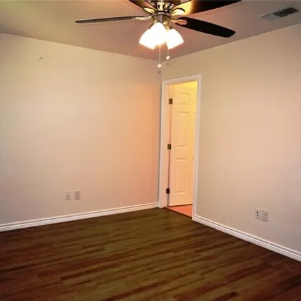 Image 6 - 538 Pine Street, Smithville, TX 78957, USA - Apartment for rent