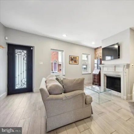 Image 3 - 912 South 6th Street, Philadelphia, PA 19147, USA - House for sale