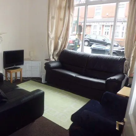 Rent this 5 bed townhouse on 72 Harrow Road in Selly Oak, B29 7DW