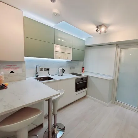 Rent this studio apartment on Brookside Road in London, NW11 9NH