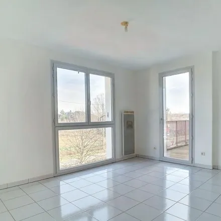 Rent this 1 bed apartment on 82 Route de Labège in 31400 Toulouse, France