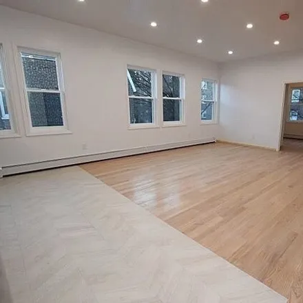 Image 4 - 48-23 44th Street, New York, NY 11377, USA - House for rent