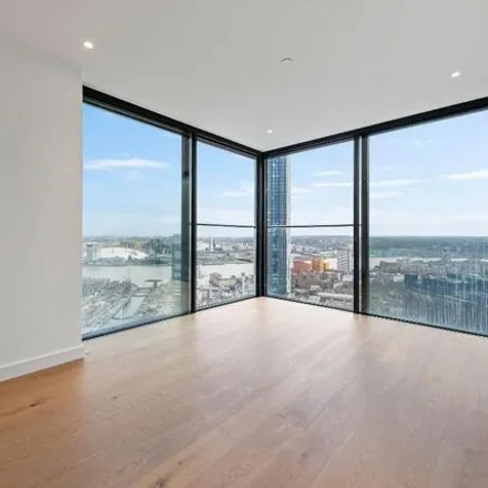 Image 2 - Hampton Tower, 75 Marsh Wall, Canary Wharf, London, E14 9SH, United Kingdom - Apartment for sale