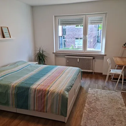 Rent this 3 bed apartment on Heidering 30 in 30625 Hanover, Germany