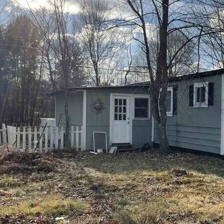 Buy this studio apartment on 18 Anthony Circle in Swanzey, NH 03446