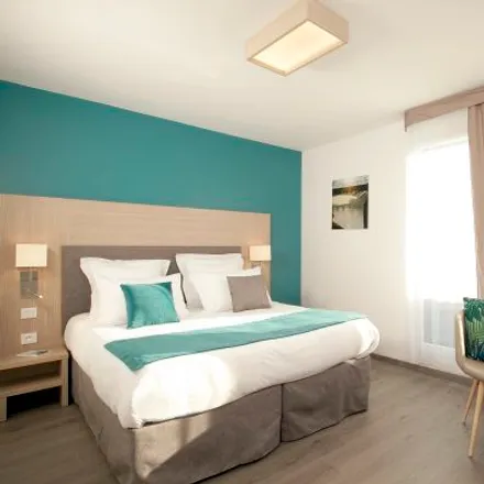 Rent this 2 bed apartment on 3 Rue Maria Montessori in 92600 Asnières-sur-Seine, France