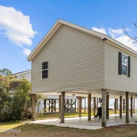Image 3 - 1111 Old Pamlico Beach Road, Moores Beach, Beaufort County, NC 27810, USA - House for sale