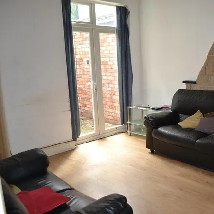 Rent this 6 bed house on 134 Raddlebarn Road in Selly Oak, B29 6HQ