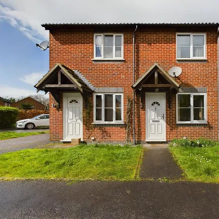 Rent this 1 bed townhouse on 36-40 in Falcon Fields, Aldermaston