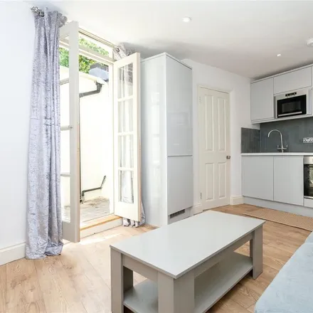 Rent this 1 bed townhouse on 5 Keystone Crescent in London, N1 9DP