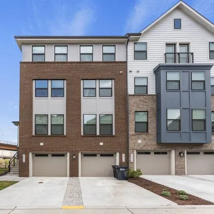 Rent this 3 bed condo on Metroview Parkway in Huntington, Fairfax County
