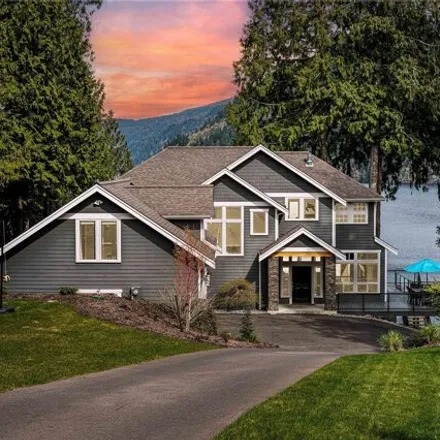 Buy this 6 bed house on 3610 South Bay Drive in Whatcom County, WA 98284