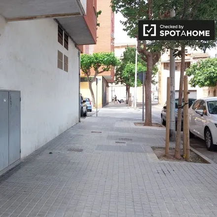 Image 5 - Avinguda de la Malva-rosa, 49, 46011 Valencia, Spain - Room for rent