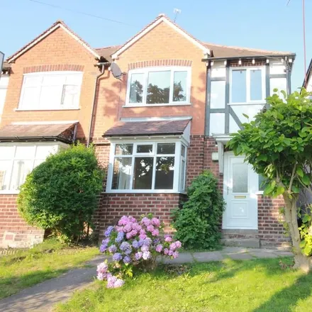 Rent this 3 bed duplex on Woodleigh Avenue in Metchley, B17 0NL