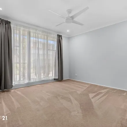 Image 4 - Jacquinot Place, Glenfield NSW 2167, Australia - Apartment for rent