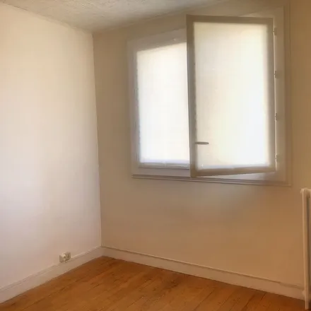 Rent this 3 bed apartment on 17 Boulevard Louis Blanc in 87000 Limoges, France