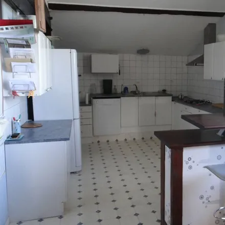 Rent this 2 bed apartment on 24610 Saint-Martin-de-Gurson