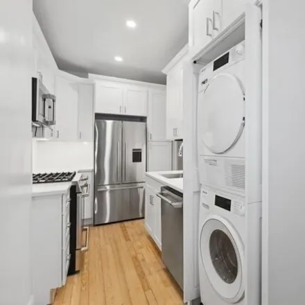 Image 3 - 91 Payson Avenue, New York, NY 10034, USA - Apartment for sale