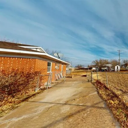 Image 8 - 4th Street, Shattuck, Ellis County, OK 73858, USA - House for sale