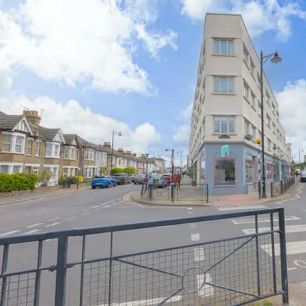 Buy this 1 bed apartment on Broadway West in Leigh on Sea, SS9 2BW