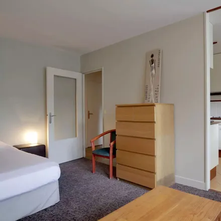 Image 5 - 32 Rue de Clichy, 75009 Paris, France - Apartment for rent