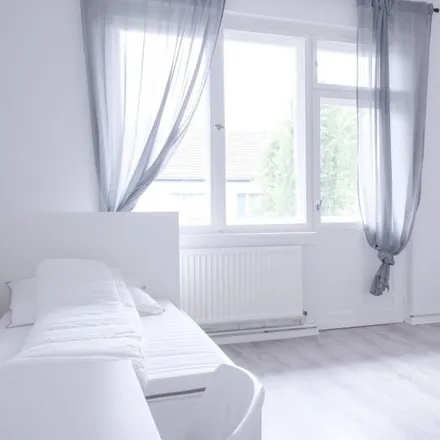 Rent this 2 bed room on Braunlager Straße 5 in 12347 Berlin, Germany