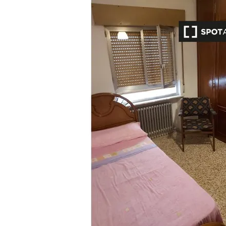 Rent this 3 bed room on Calle de los Marineros in 22, 24