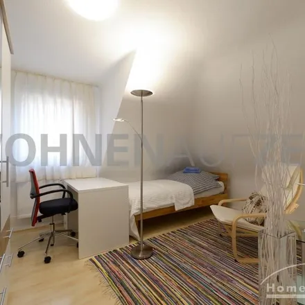 Rent this 3 bed apartment on Am Schönental 1 in 66113 Saarbrücken, Germany