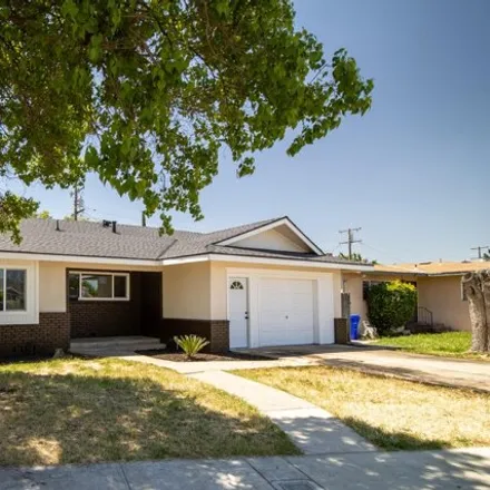 Buy this 3 bed house on 25 Gibson Ave E in Porterville, California