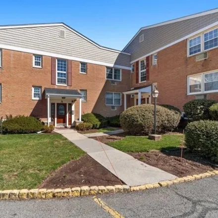 Buy this 1 bed condo on 607 Grove Street in Clifton, NJ 07013
