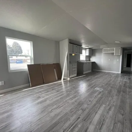 Image 3 - 360 East 8th North Street, Mountain Home, ID 83647, USA - Apartment for sale