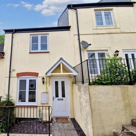 Rent this 2 bed townhouse on Lowen Bre in Truro, TR1 3FH