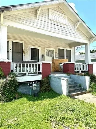 Buy this 3 bed house on 1357 Holly Street in Alexandria, LA 71301
