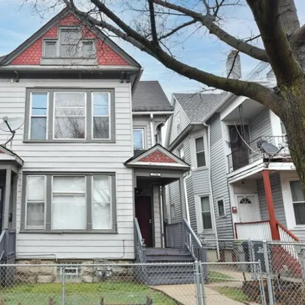 Buy this studio house on 1706 in 1708 West Mineral Street, Milwaukee