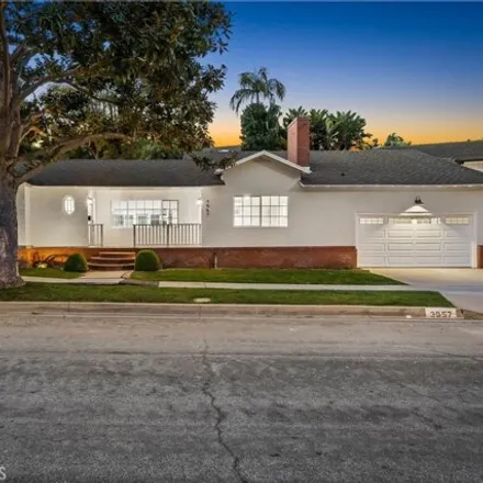 Buy this 3 bed house on 3983 Fairway Boulevard in View Park-Windsor Hills, CA 90043